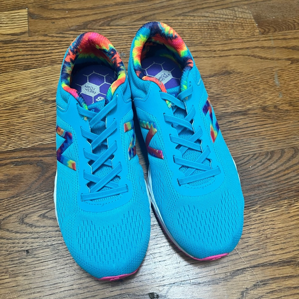 NEVER WORN girls New Balance sneakers.